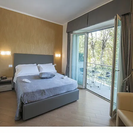 Porto Di Claudio 3*