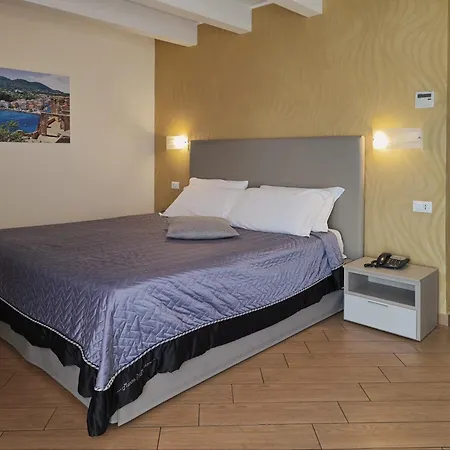 Porto Di Claudio 4*