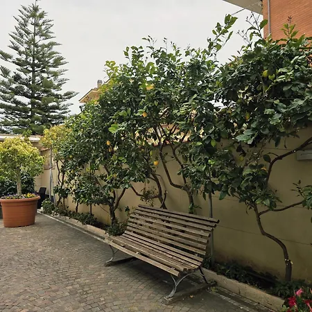 Porto Di Claudio Pensionat 4*