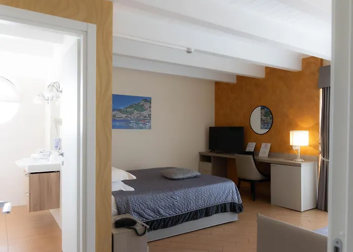 Porto Di Claudio Φιουμιτσίνο